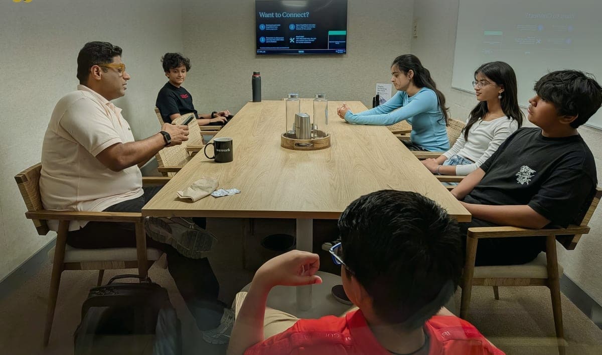Alcovia Workshop – Students learning brand building